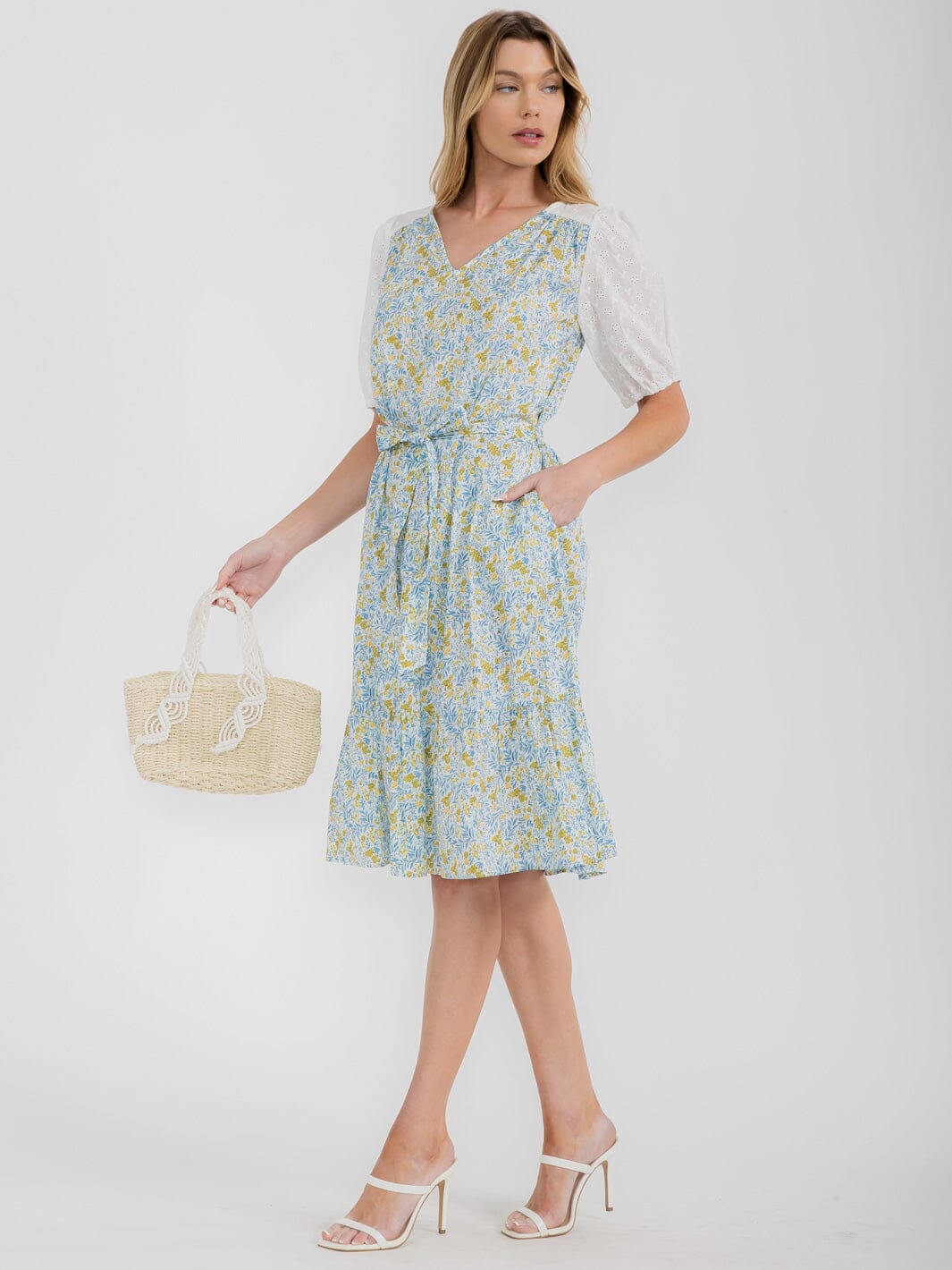 WOMEN'S SHORT PUFF SLEEVE V-NECK SELF TIE FLORAL MIDI DRESS