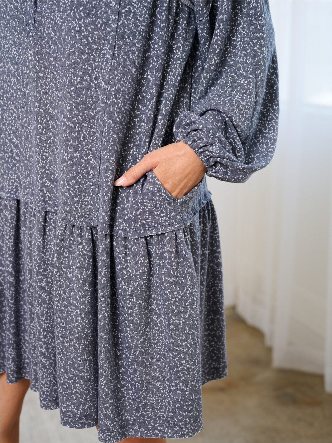 WOMEN'S LONG SLEEVE POCKETES TIERED PRINTED MINI DRESS