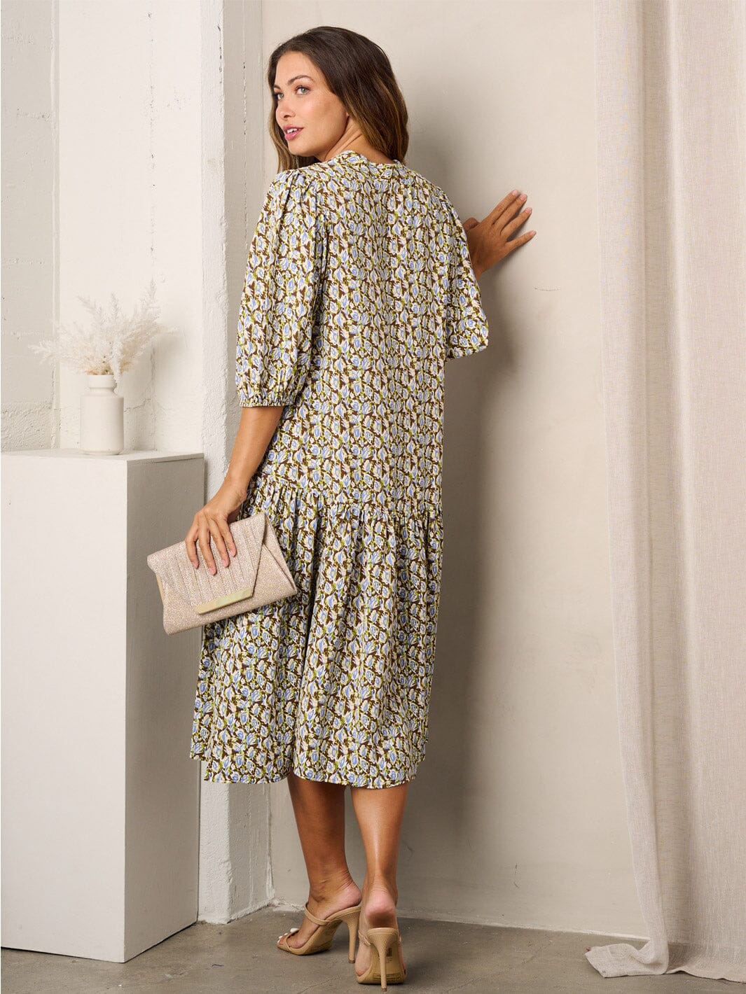 WOMEN'S SHORT SLEEVE V-NECK FLORAL MIDI DRESS