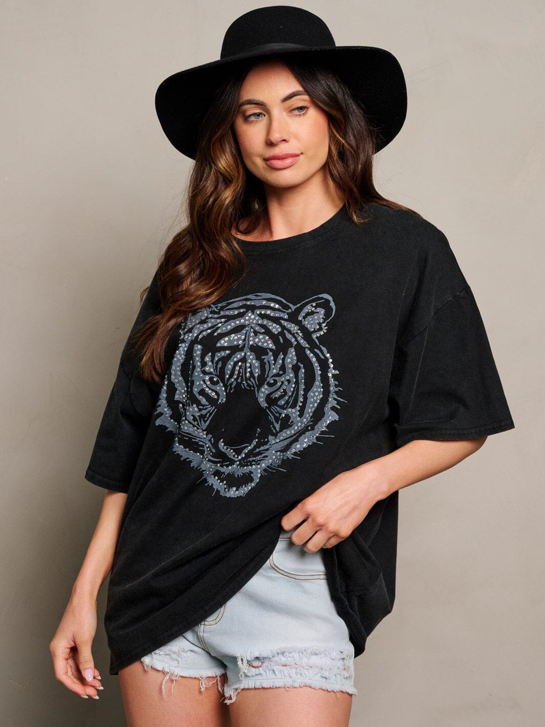 WOMEN'S SHORT SLEEVE STUDS GRAPHIC DETAILED OVERSIZED TOP