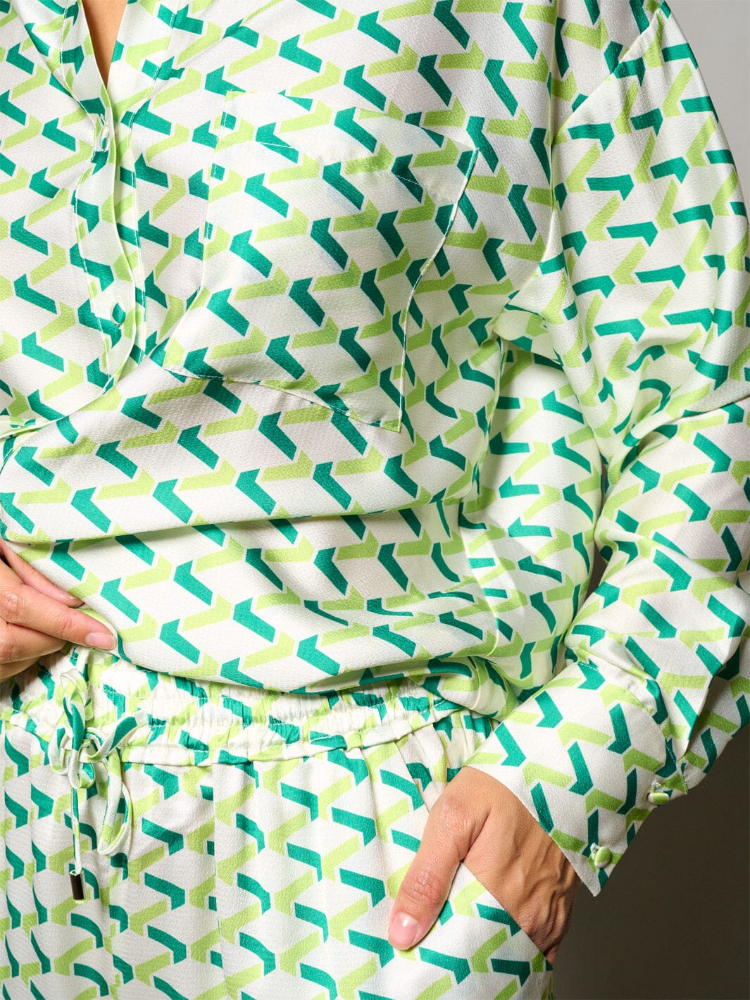 WOMEN'S LONG SLEEVE BLOUSE & ELASTIC WAIST PANTS MULTI PRINT 2PC.SET