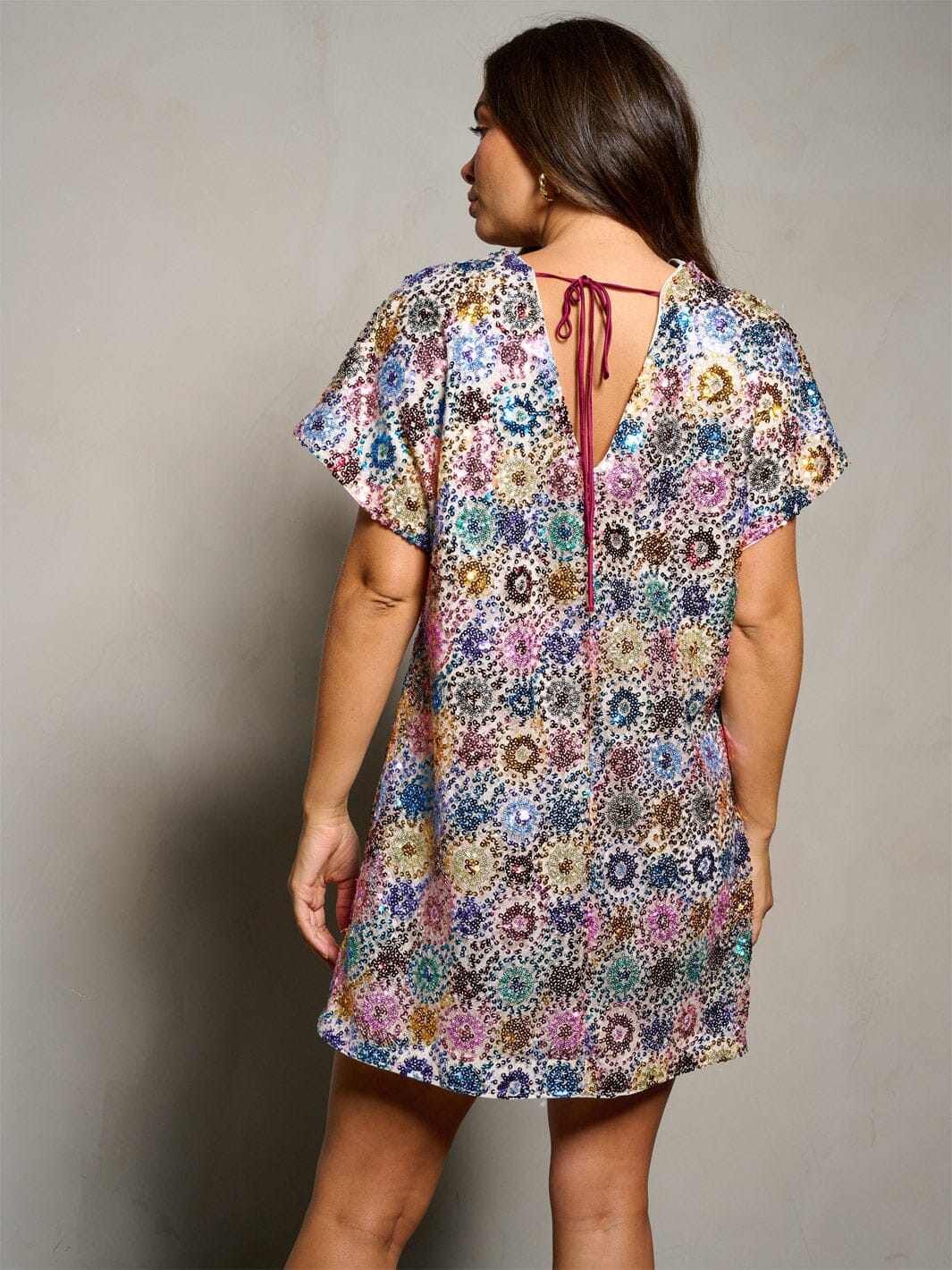 WOMEN'S SHORT SLEEVE V-NECK SEQUINS MINI DRESS