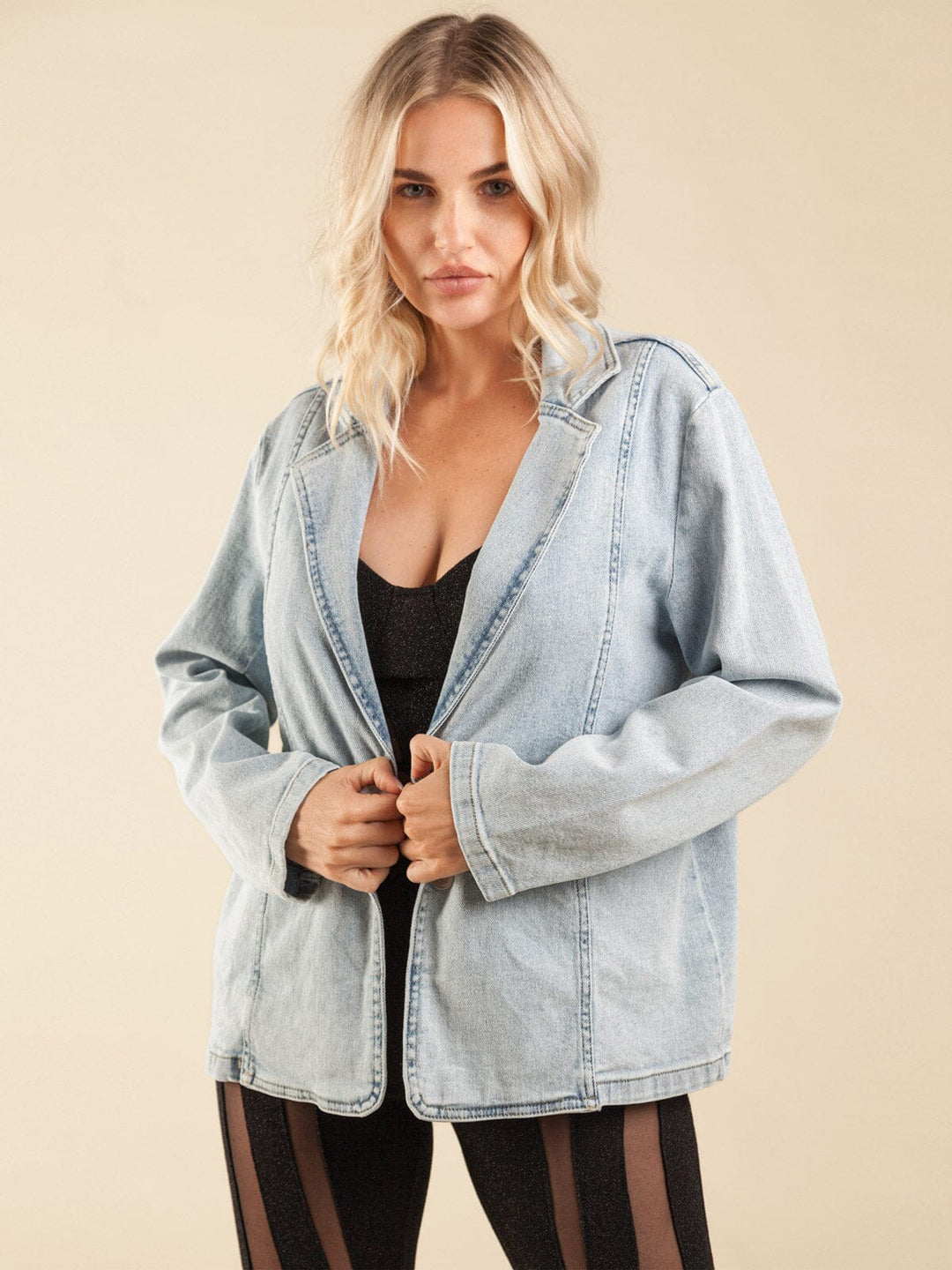 WOMEN'S LONG SLEEVES POCKETS BUTTON CLOSURE DENIM JACKET