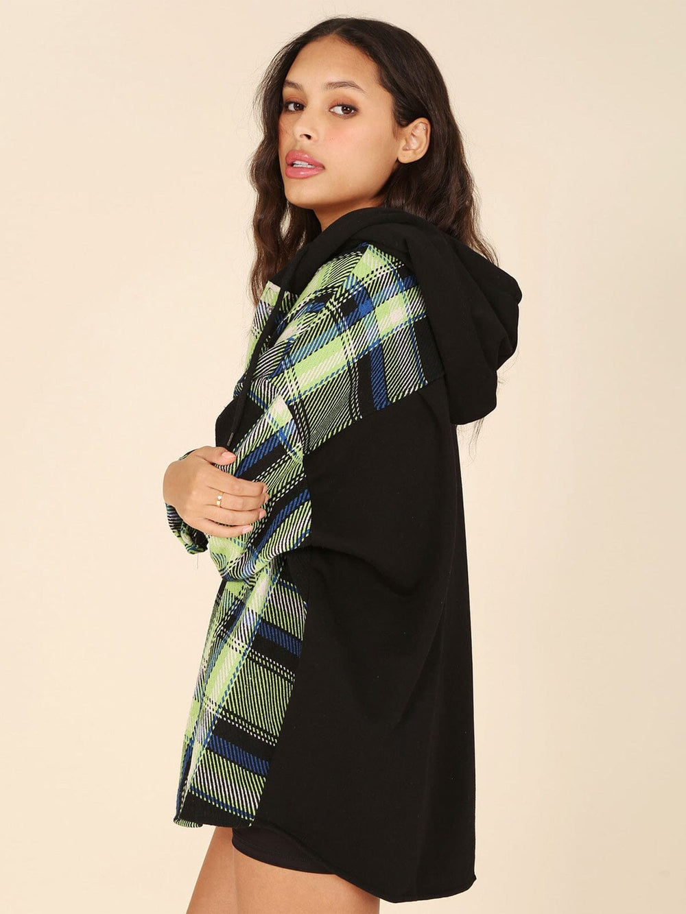 WOMEN'S LONG SLEEVES BUTTON CLOSUREPLAID HOODED OVERSIZED JACKET