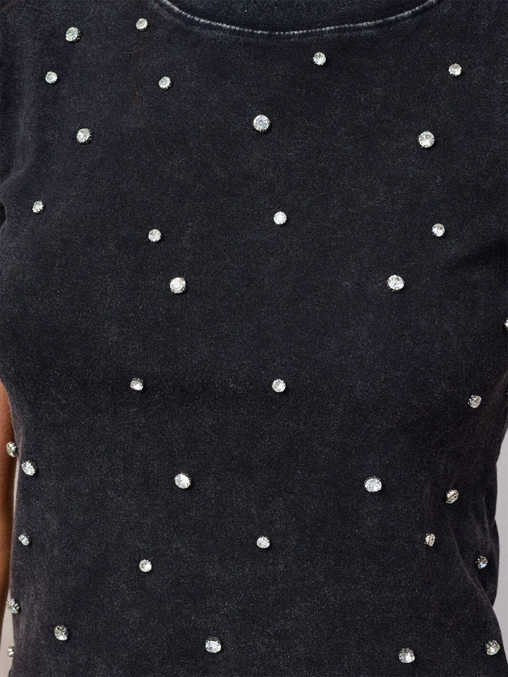 WOMEN'S SHORT SLEEVE STUDS DETAILED TOP