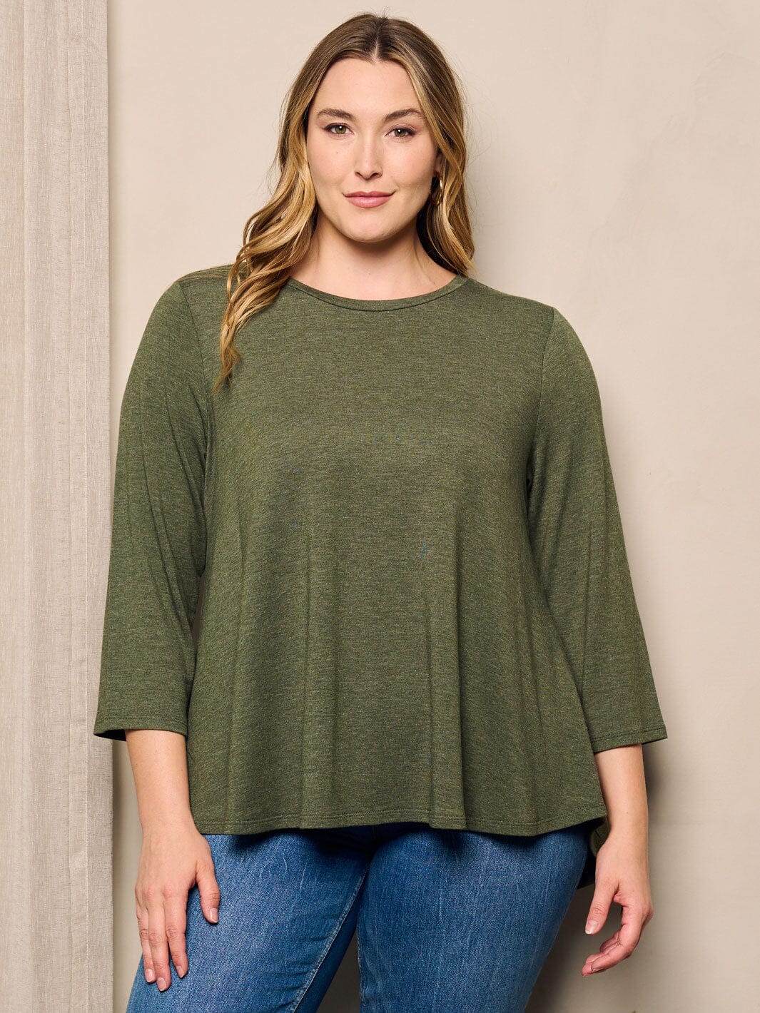 PLUS SIZE 3/4 SLEEVE SOLID TUNIC TOP