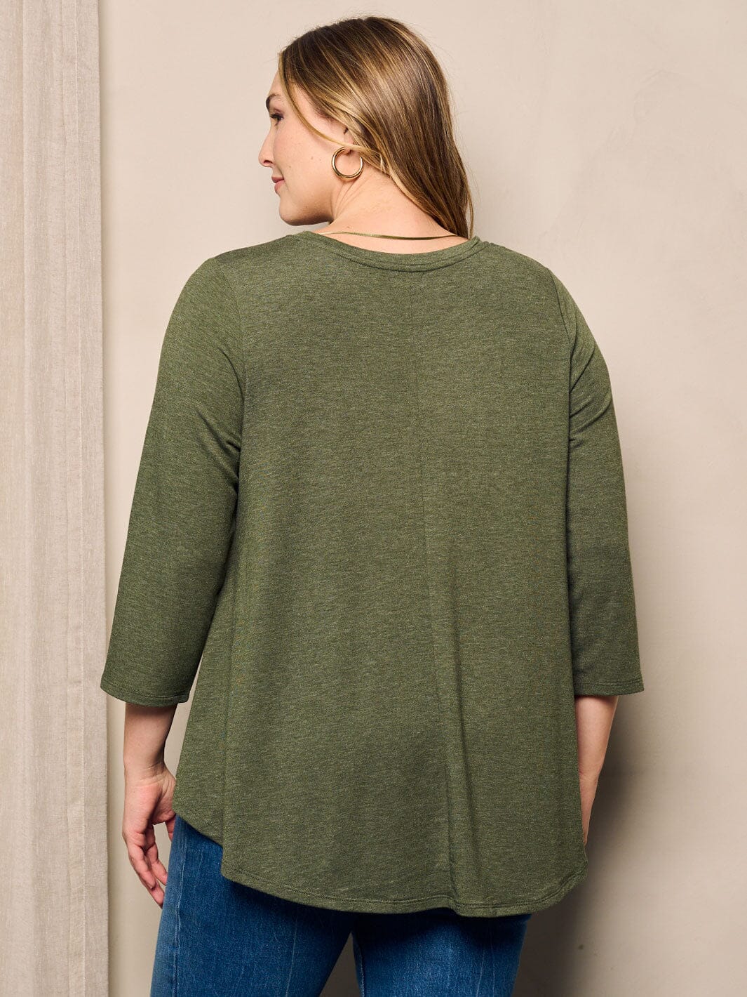 PLUS SIZE 3/4 SLEEVE SOLID TUNIC TOP