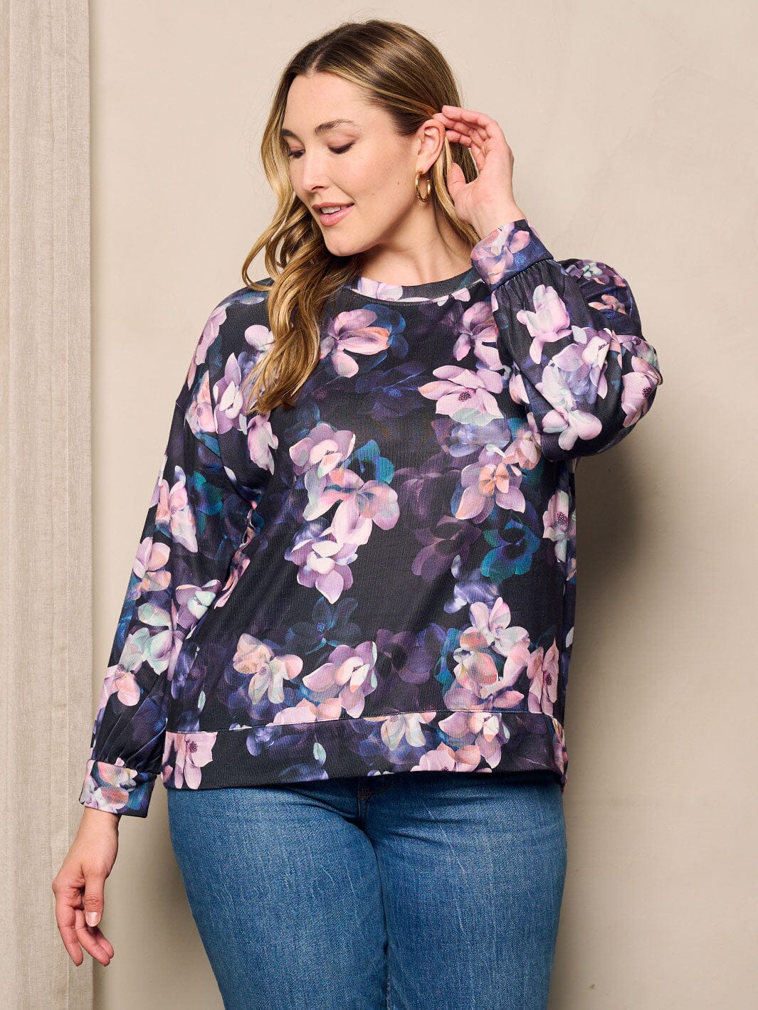 PLUS SIZE LONG SLEEVE FLORAL PRINT TOP