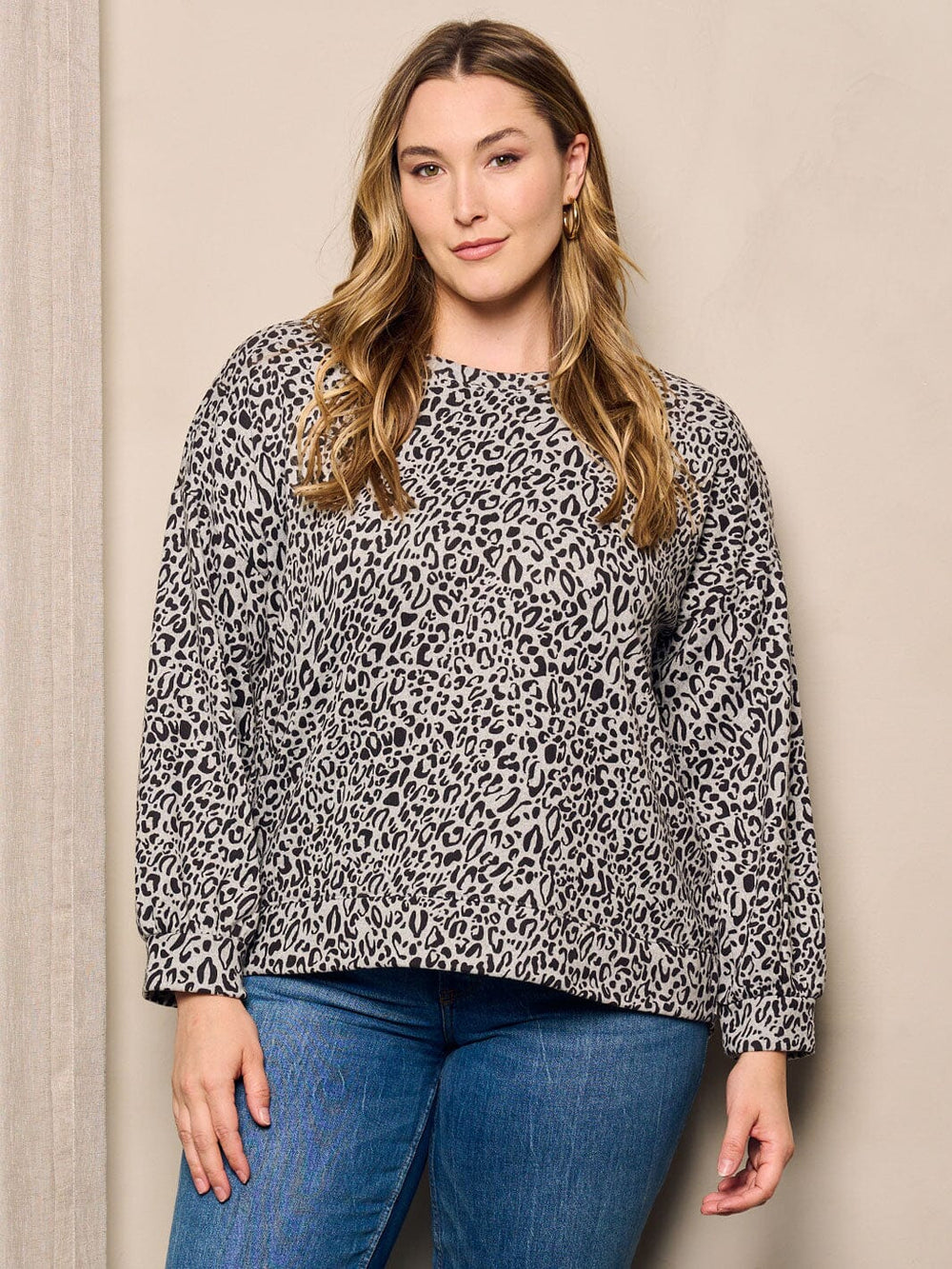 PLUS SIZE LONG SLEEVE ANIMAL PRINT TOP