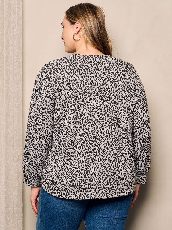 PLUS SIZE LONG SLEEVE ANIMAL PRINT TOP