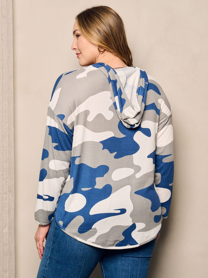 PLUS SIZE LONG SLEEVE CAMO PRINT HOODED TOP