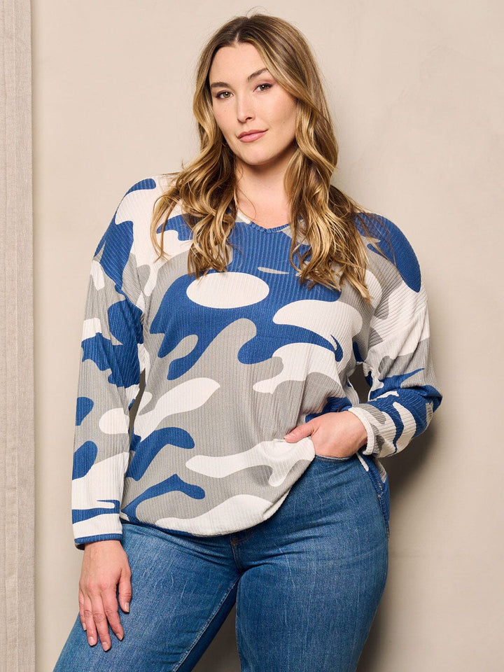 PLUS SIZE LONG SLEEVE CAMO PRINT HOODED TOP