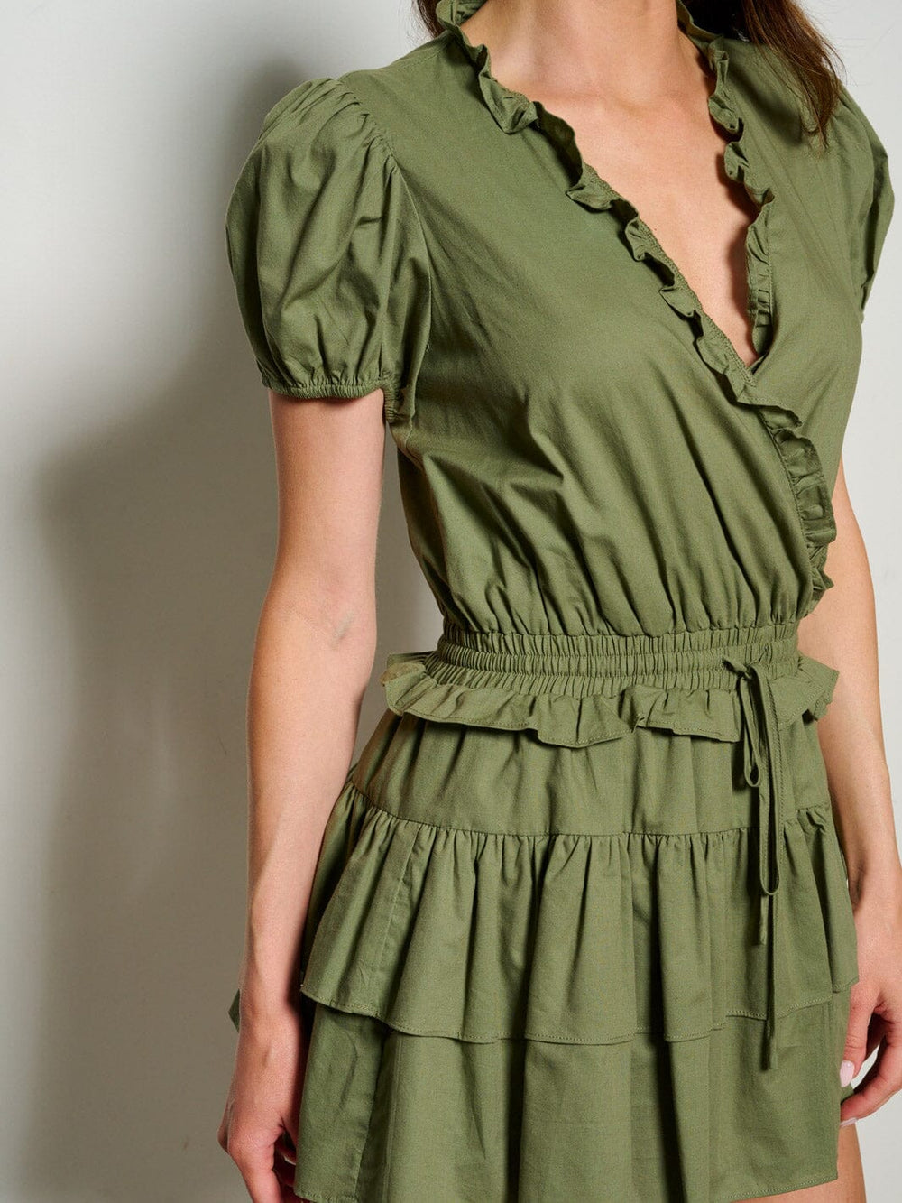WOMEN'S SHORT PUFF SLEEVE SURPLICE RUFFLE SMOCK WAIST ROMPER