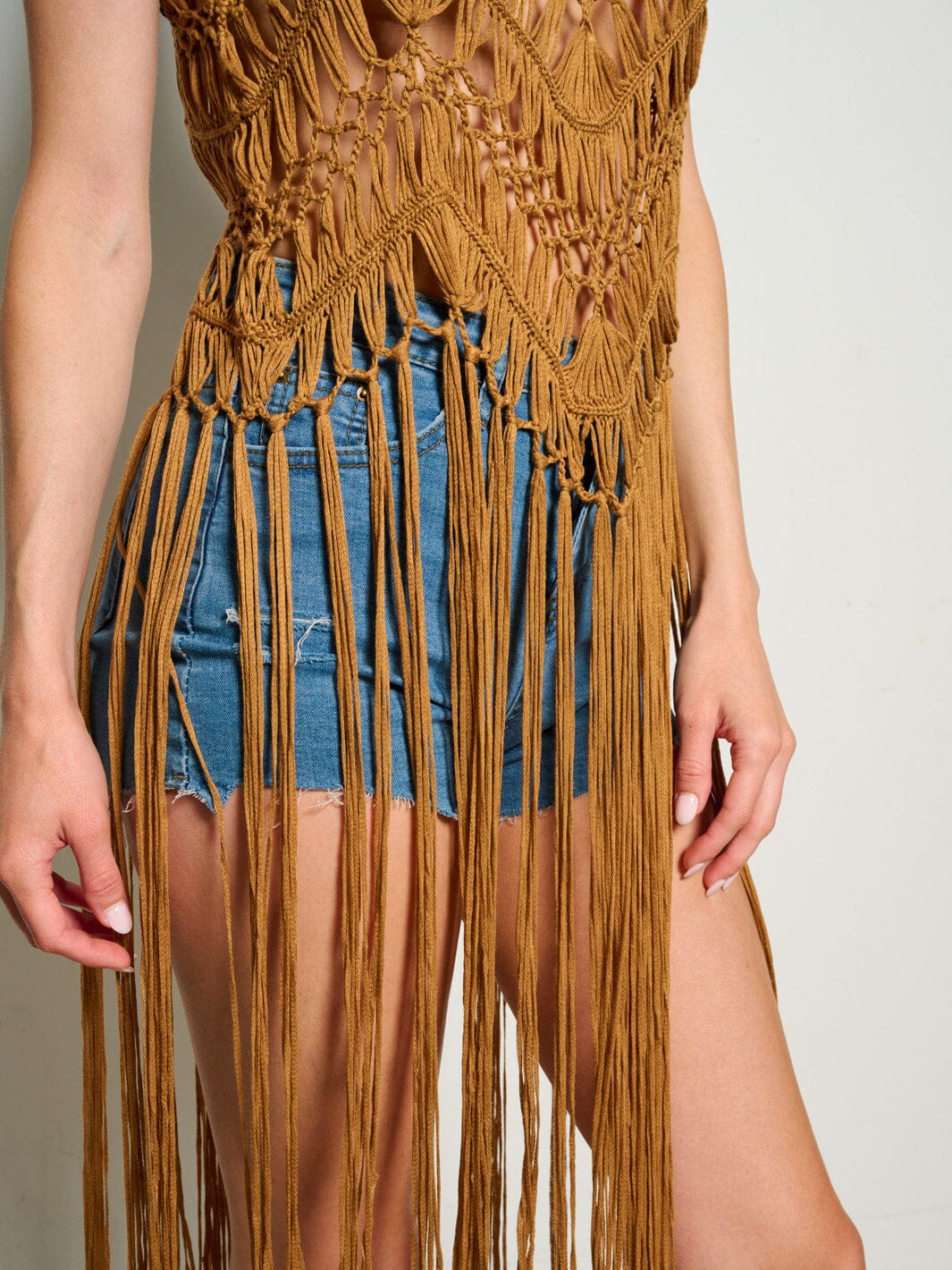 WOMEN'S SLEEVELESS KNITTED FRINGE TANK TOP