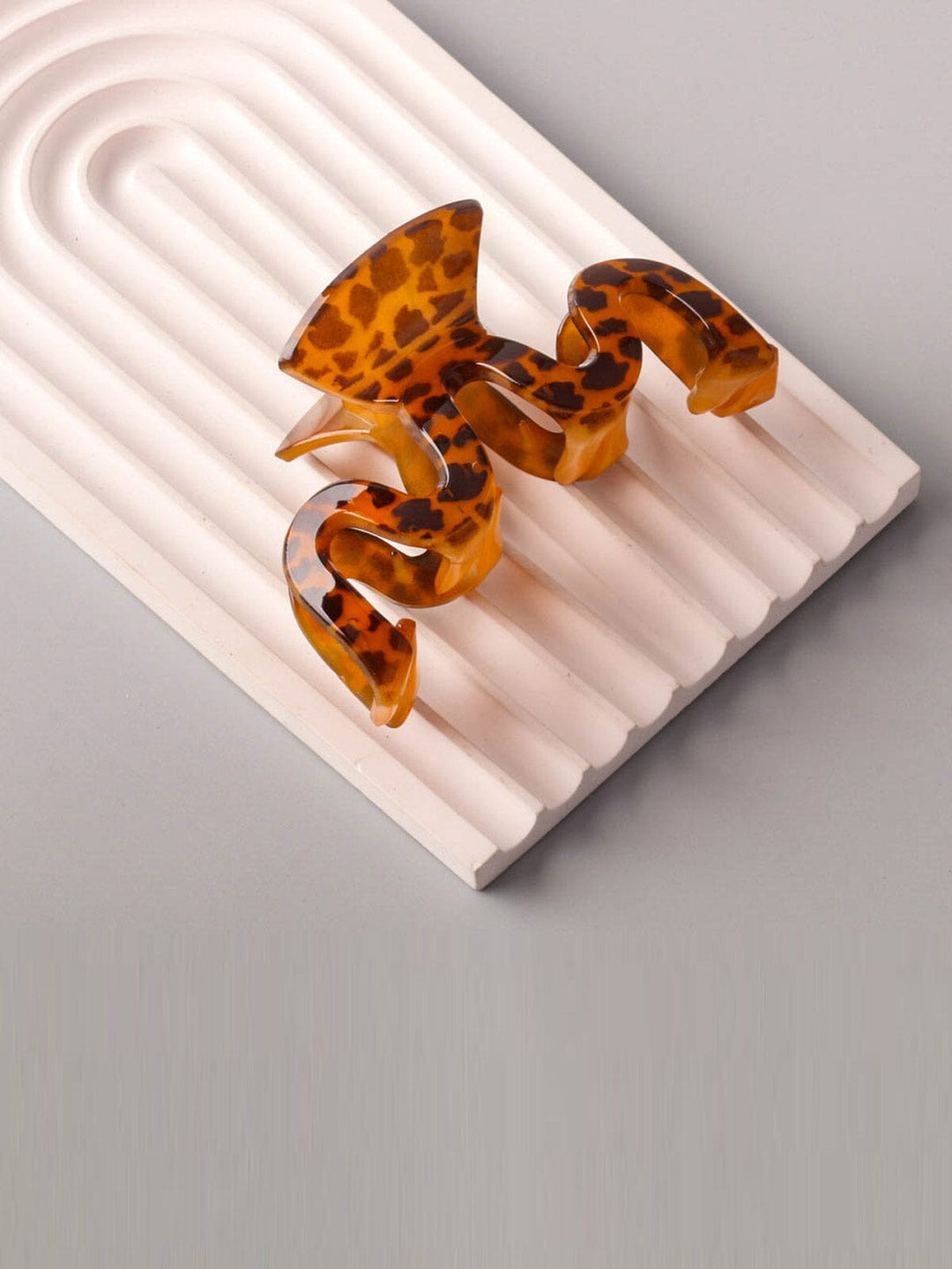 FASHION ASSORTED COLORS CLAW HAIR CLIPS