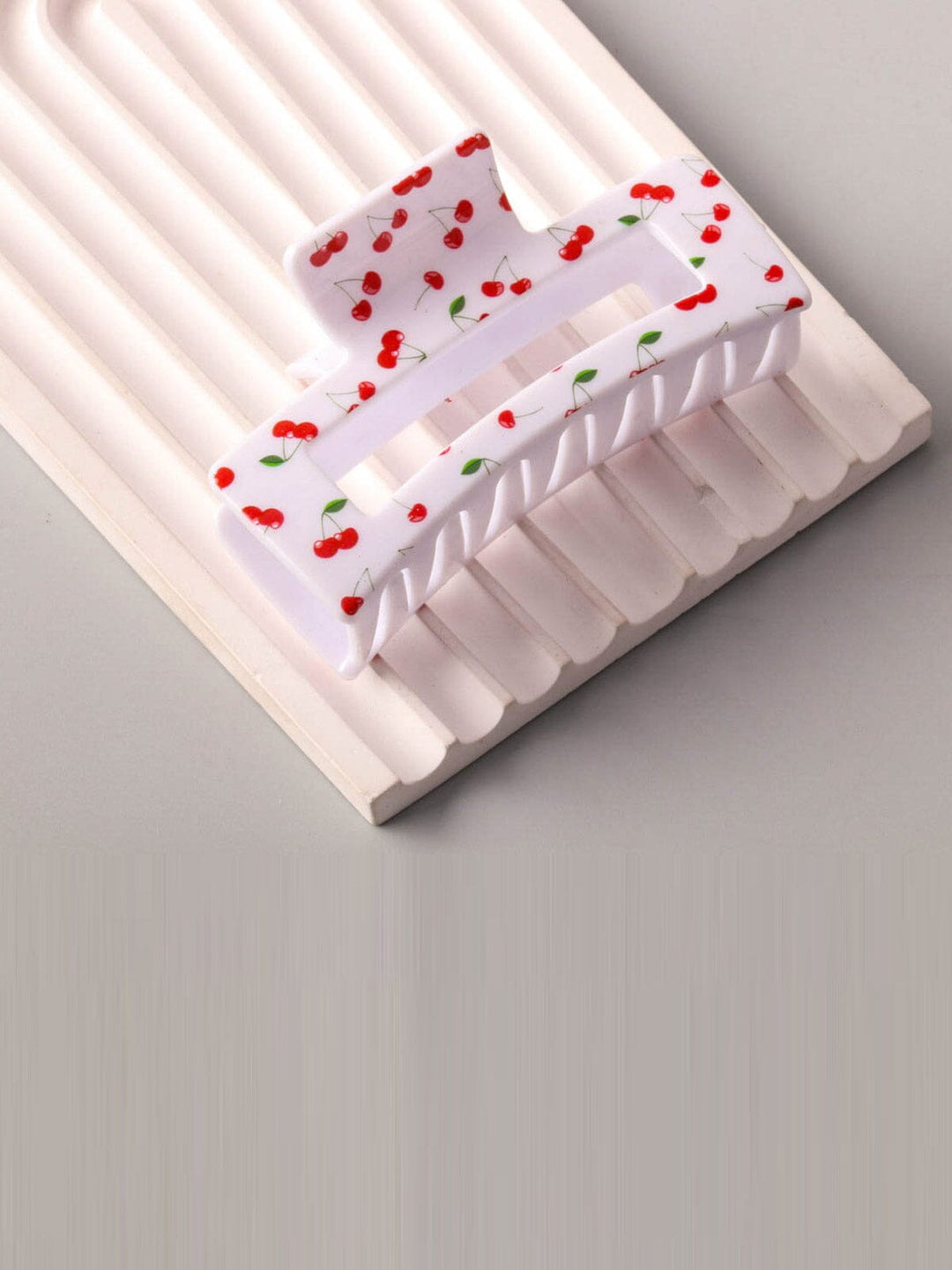 FASHION WHITE CHERRY CLAW HAIR CLIPS