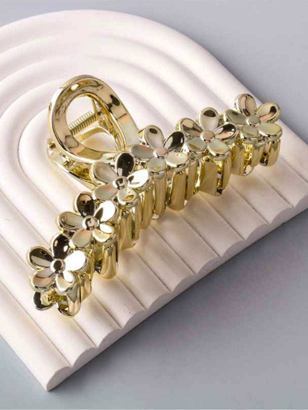 FASHION ASSORTED COLORS HAIR CLAW CLIPS