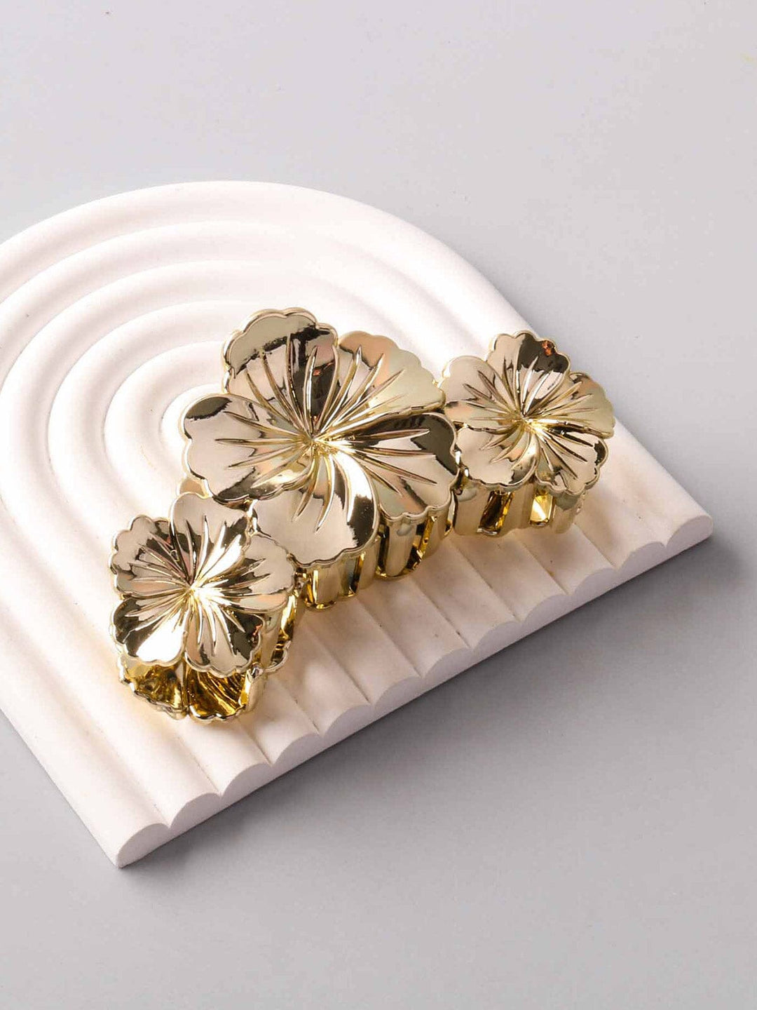 FASHION ASSORTED COLORS FLOWER HAIR CLAW CLIPS