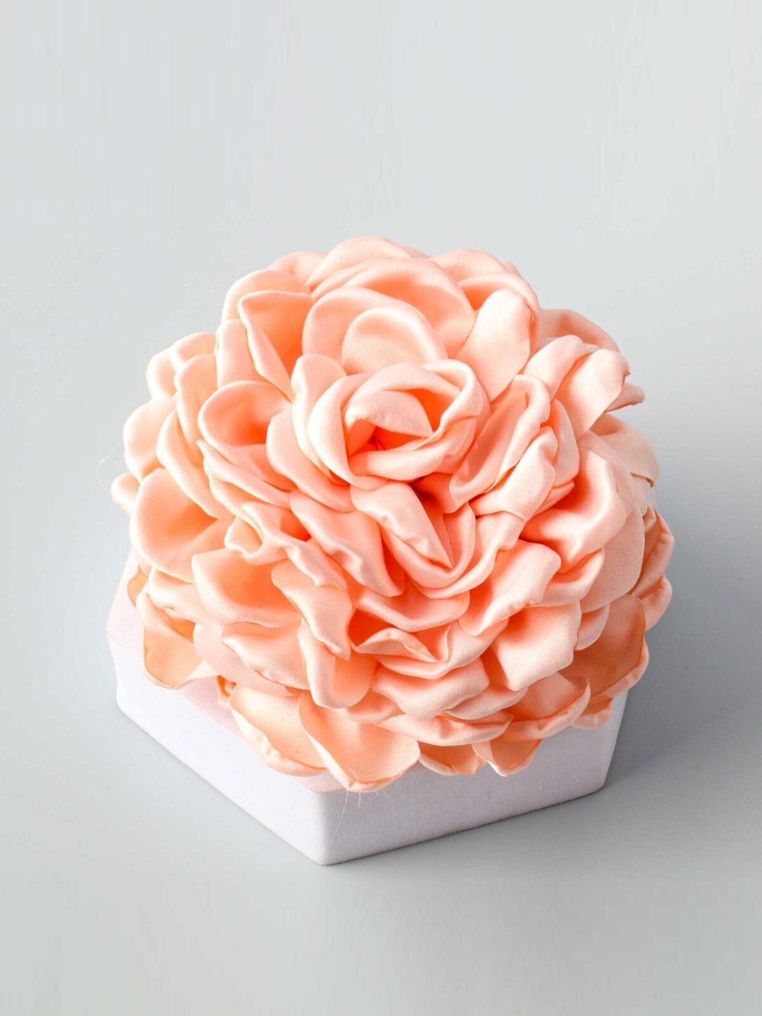 FASHION ROSE DETAILED CLAW HAIR CLIPS