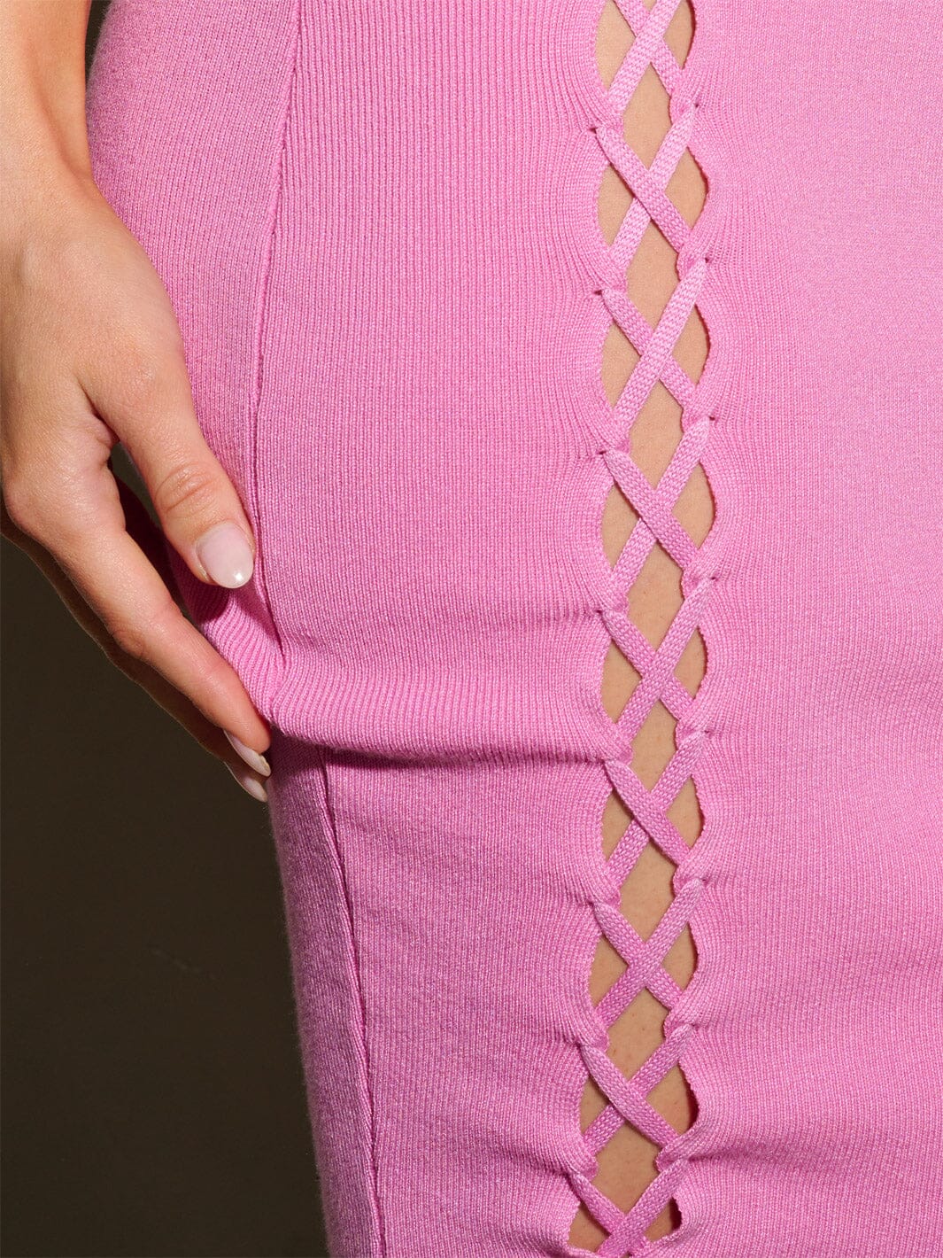 WOMEN'S SLEEVELESS V-NECK LACE UP DETAILED OPEN BACK BODYCON MINI DRESS