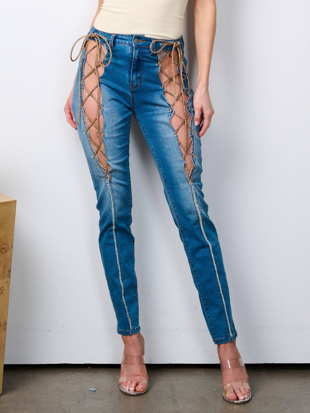WOMEN'S BUTTON CLOSURE LACE UP FRONT DENIM JEANS