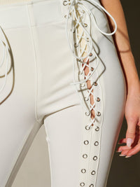 WOMEN'S BUTTON CLOSURE LACE UP DETAILED BELL PANTS