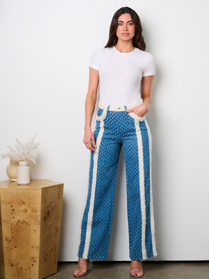 WOMEN'S BUTTON CLOSURE SHERPA SWISS DETAILED DENIM PANTS