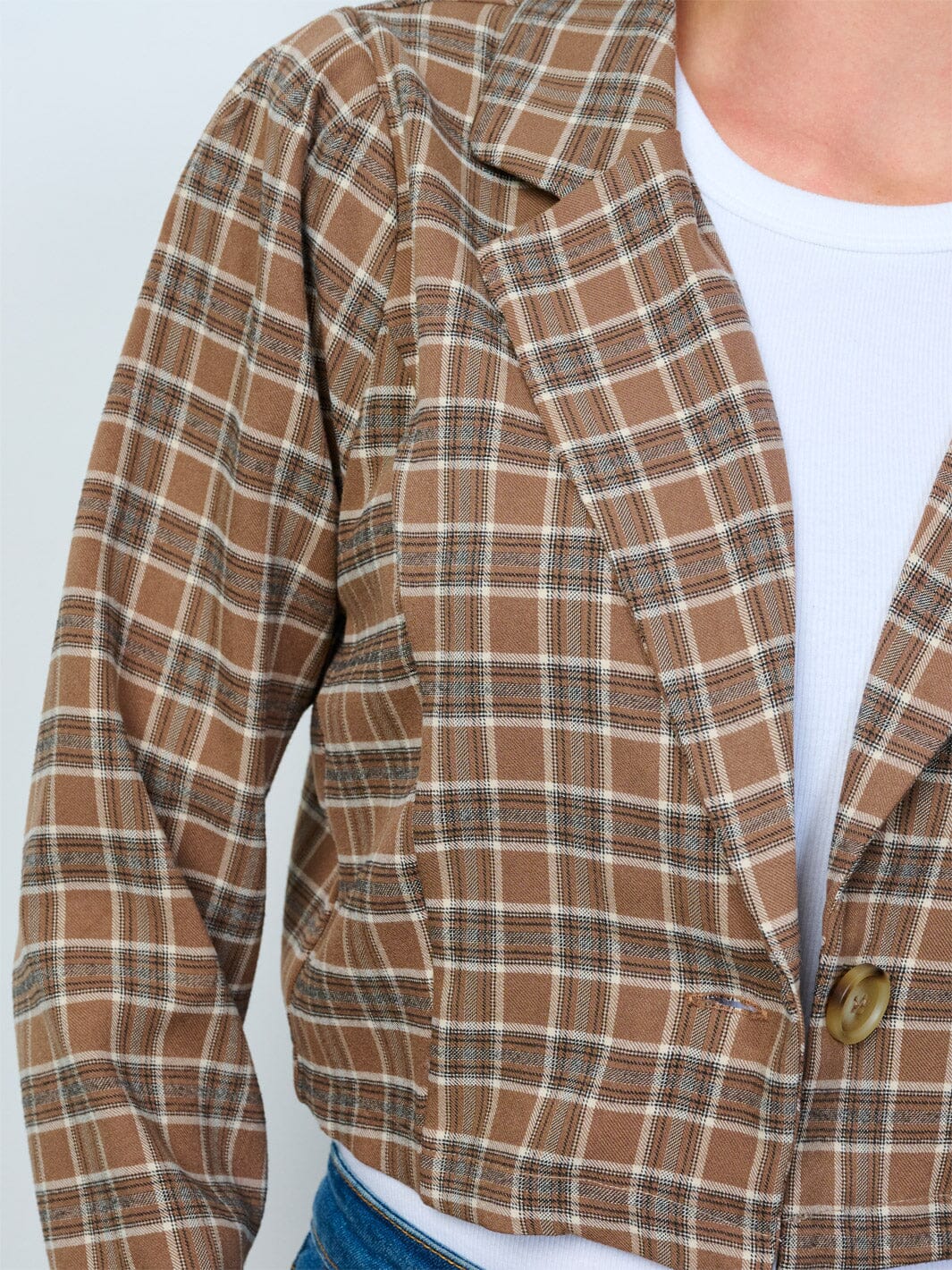 WOMEN'S LONG SLEEVE BUTTON CLOSURE PLAID CROP BLAZER