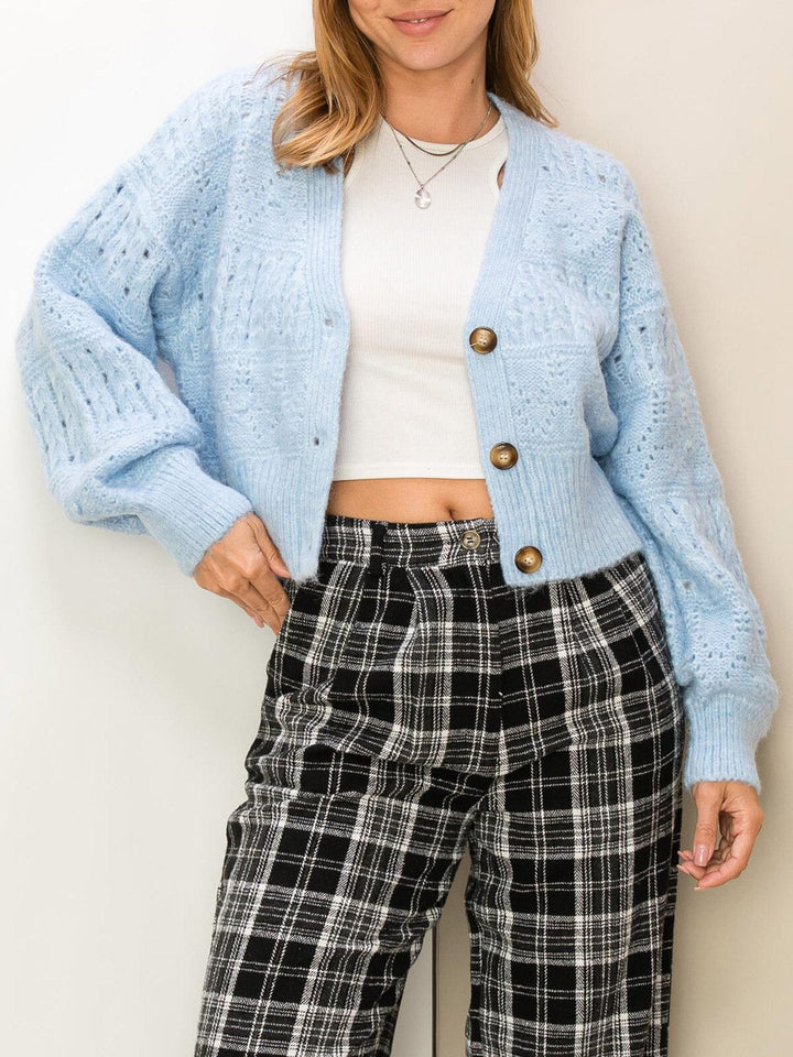 WOMEN'S LONG SLEEVE BUTTON CLOSURE SWEATER