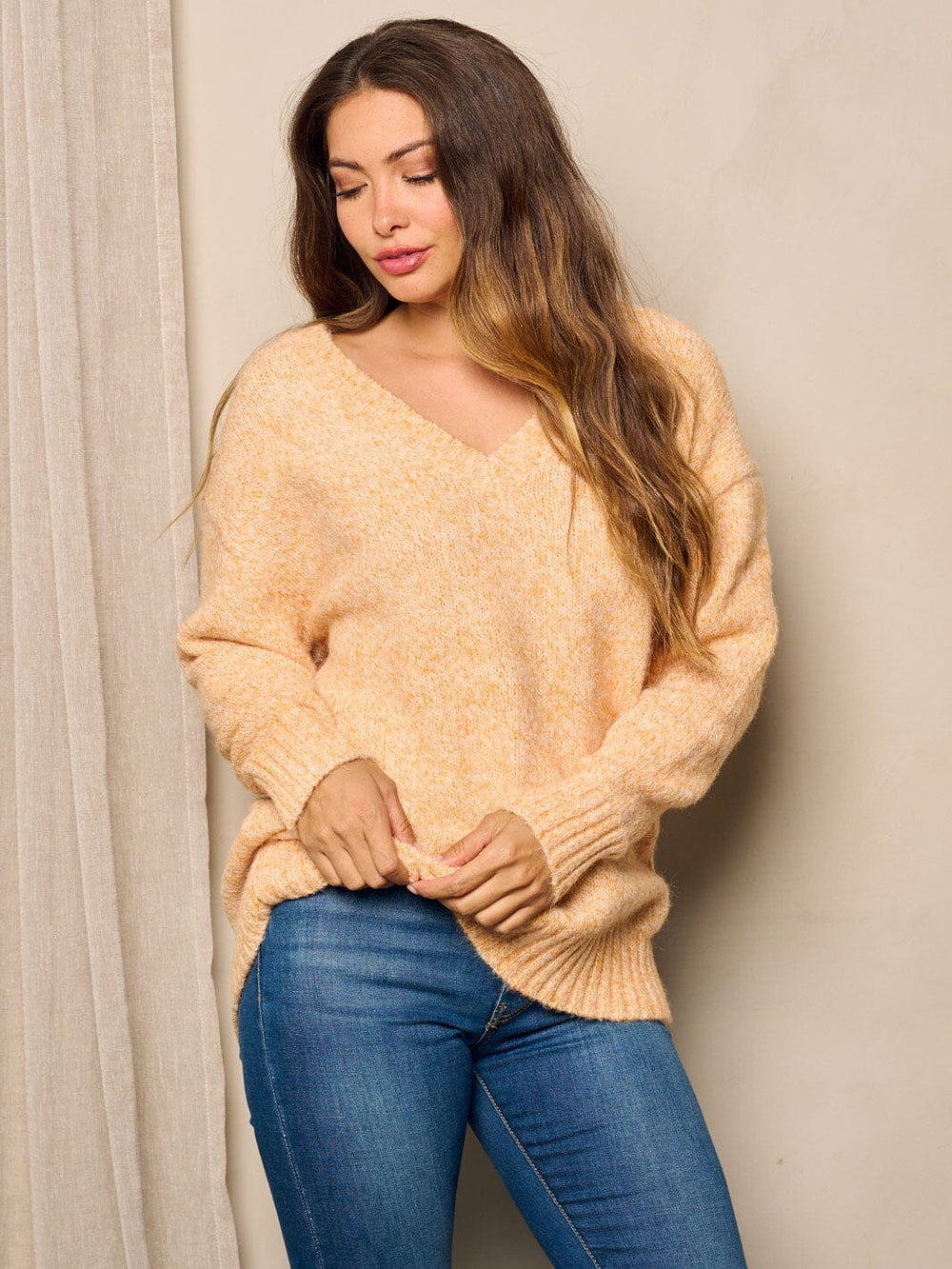 WOMEN'S LONG SLEEVE V-NECK WASHED PULLOVER SWEATER