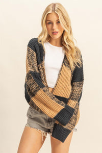 WOMEN'S LONG SLEEVE BUTTON CLOSURE COLORBLOCK SWEATER