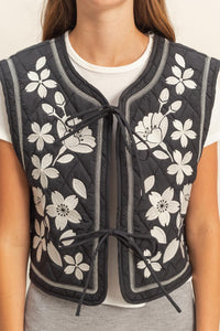 WOMEN'S SLEEVELESS FRONT TIE FLORAL EMBROIDERY PUFFER VEST