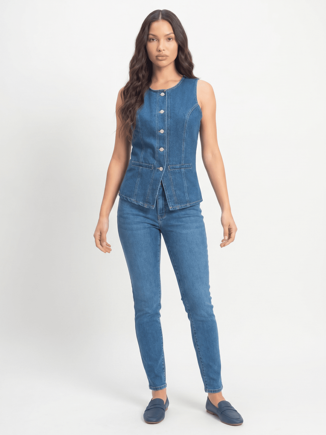 WOMEN'S SLEEVELESS V-NECK BUTTON UP DENIM TOP