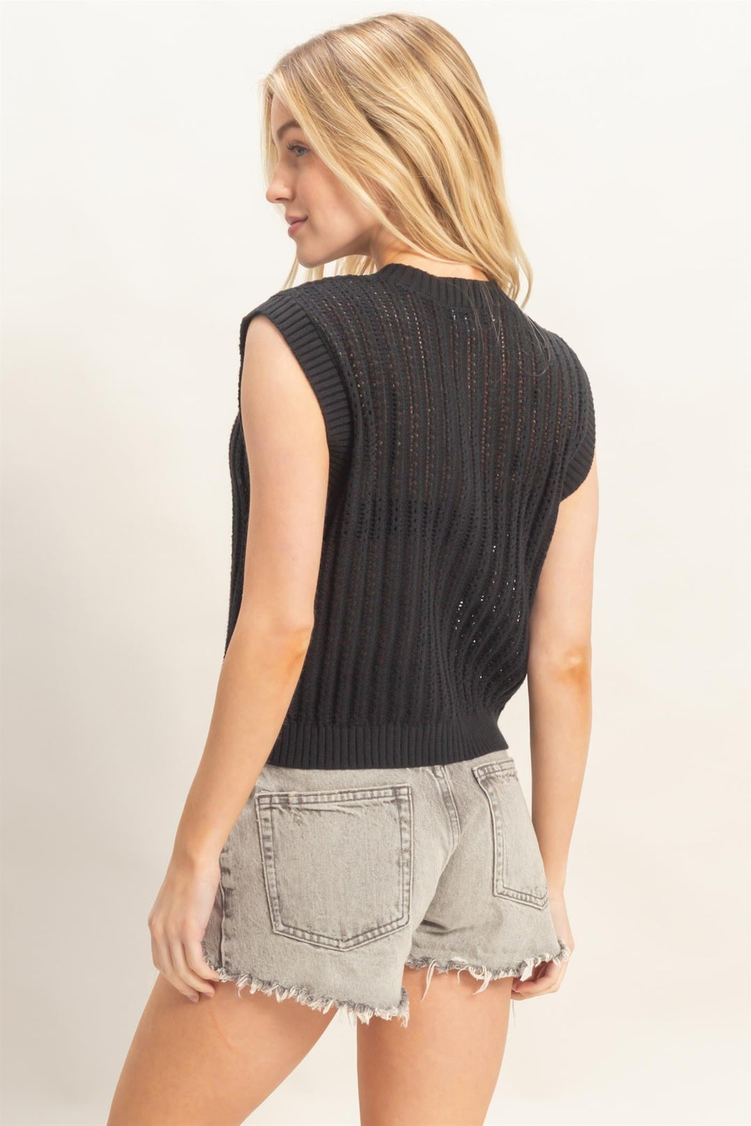 WOMEN'S SLEEVELESS SLEEVE BUTTON UP CROCHET TOP