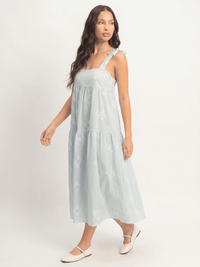 ****************WOMEN'S SLEEVELESS SQUARE NECK EMBROIDERY FLORAL PLAID TIERED MAXI DRESS