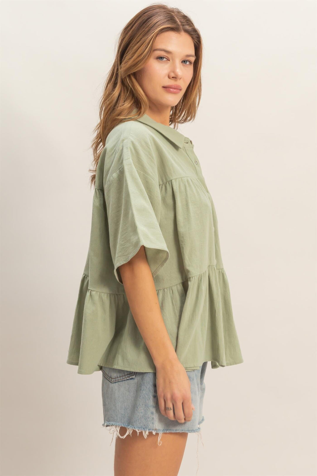 WOMEN'S SHORT SLEEVE BUTTON UP TIERED TUNIC TOP