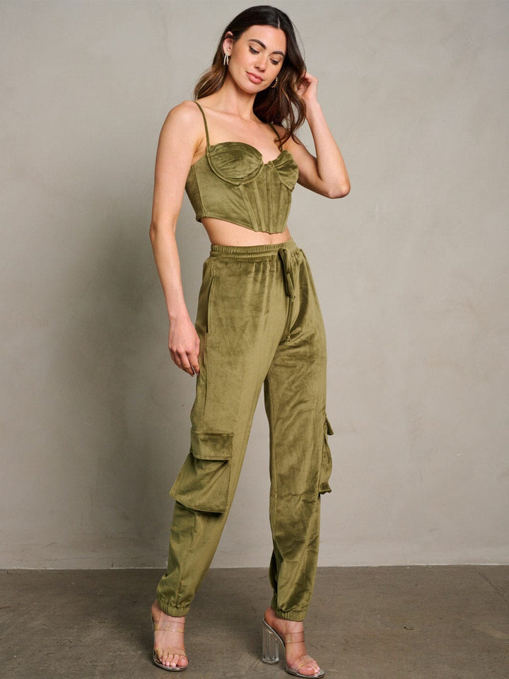 WOMEN'S SLEEVELESS CROP TOP & ELASTIC WAIST PANTS CARGO 2PC. SET