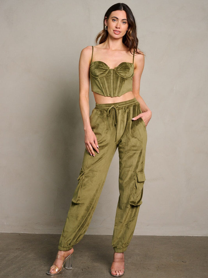 WOMEN'S SLEEVELESS CROP TOP & ELASTIC WAIST PANTS CARGO 2PC. SET