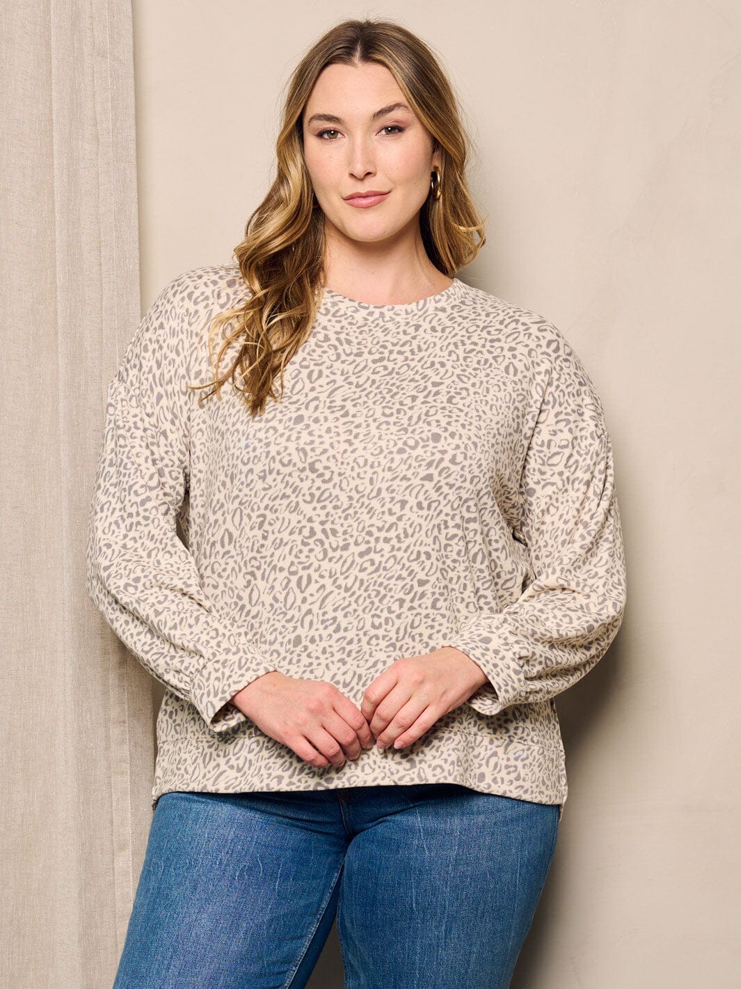 PLUS SIZE LONG SLEEVE ANIMAL PRINT TOP