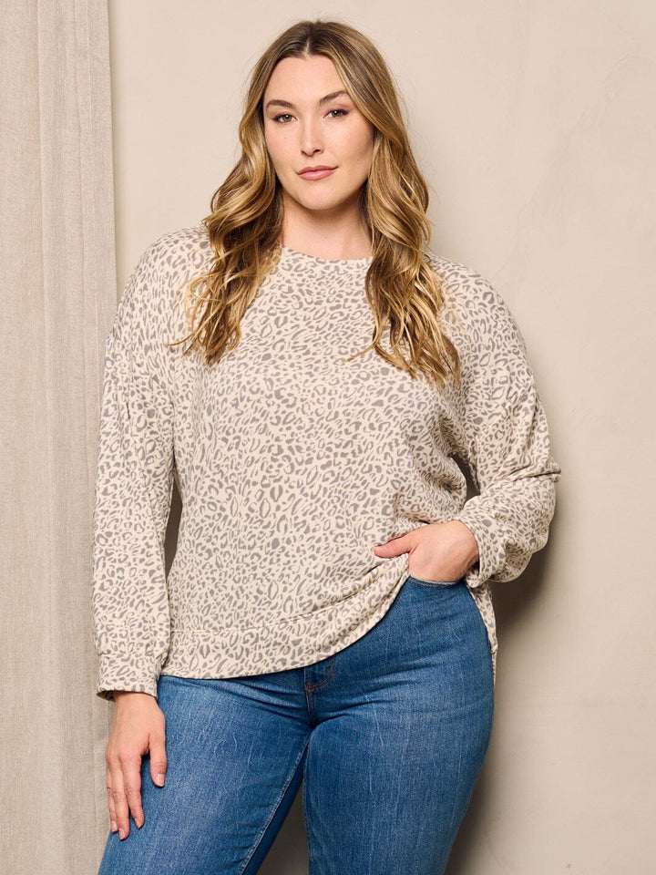 PLUS SIZE LONG SLEEVE ANIMAL PRINT TOP