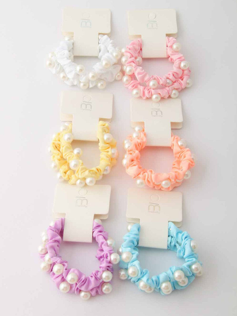 FASHION ASSORTED COLORS PEARL SCRUNCHIES