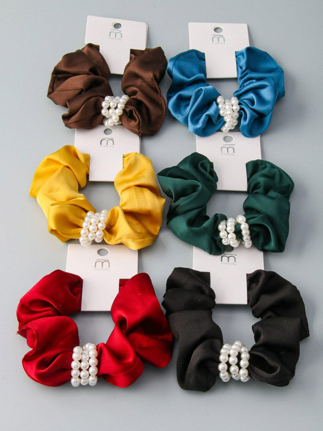 WOMEN'S ASSORTED COLORS PEARL HAIR SCRUNCHIES