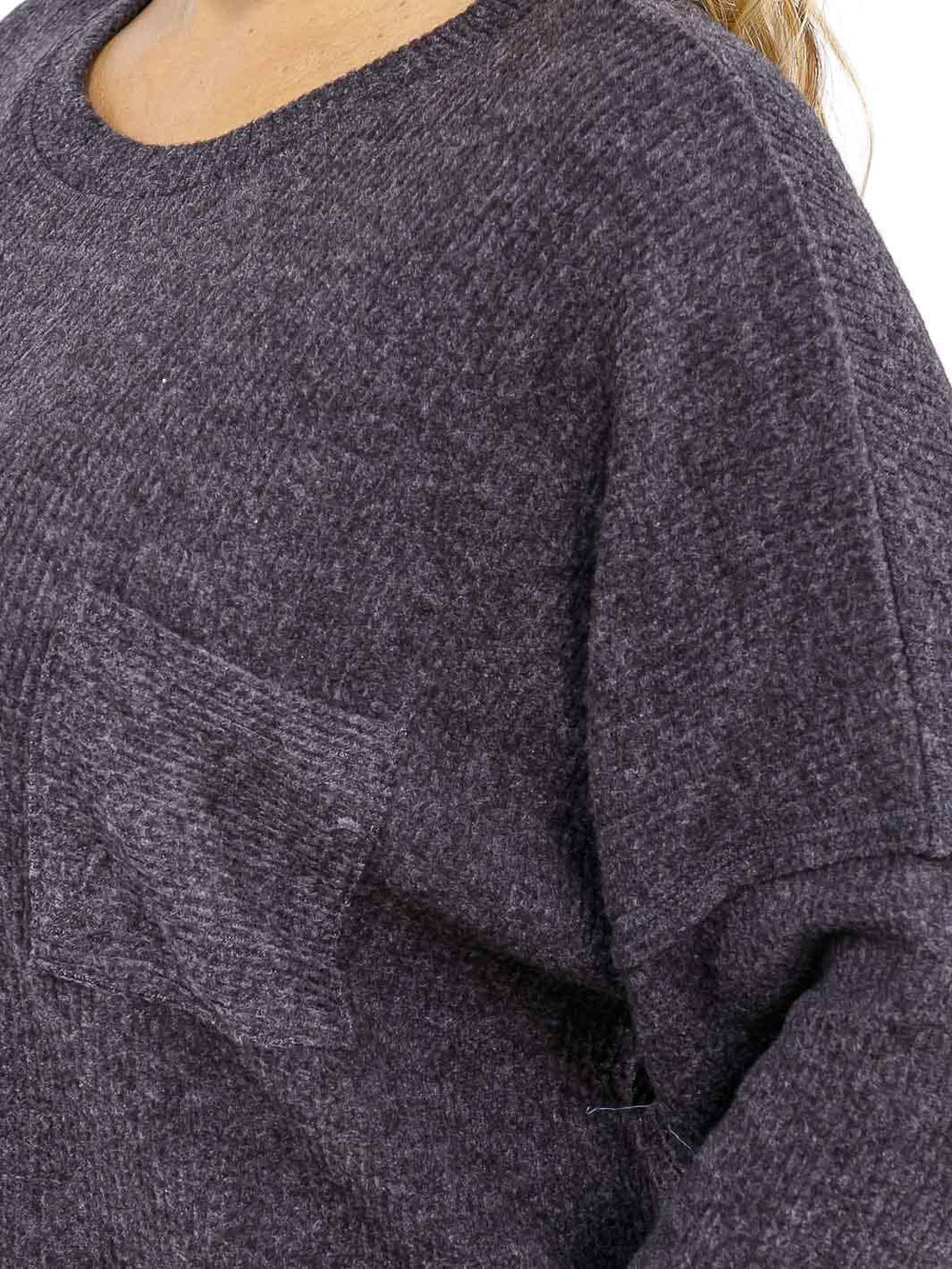 PLUS SIZE LONG SLEEVE FRONT POCKET TOP