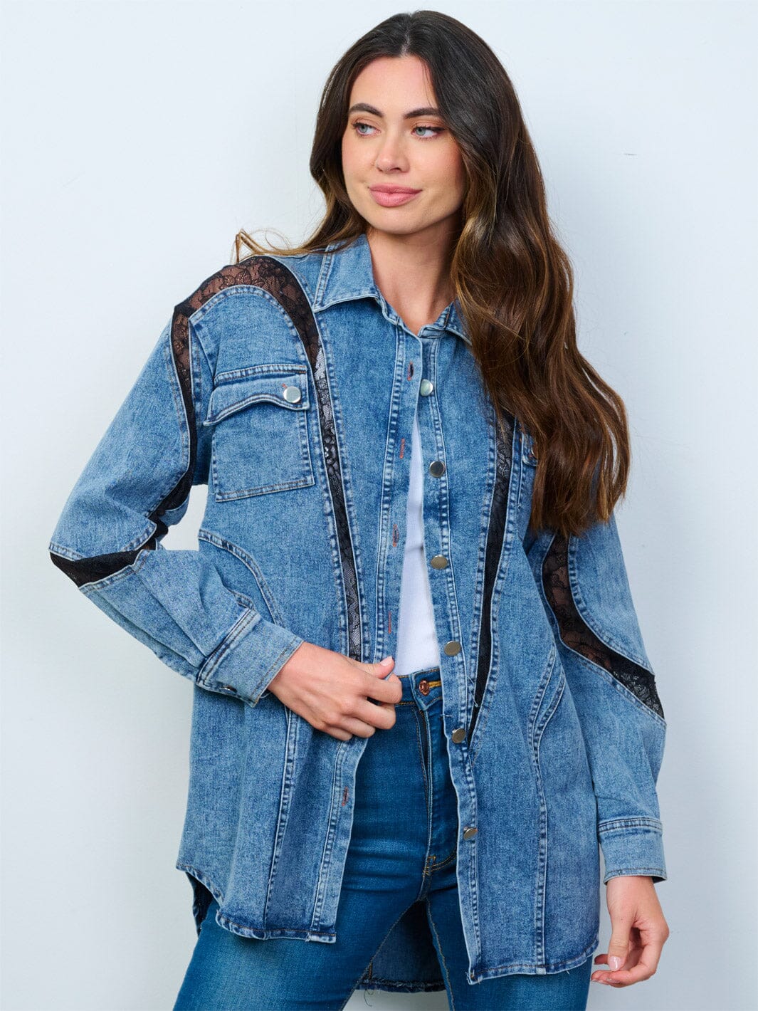 WOMEN'S LONG SLEEVE BUTTON CLOSURE FRONT POCKET LACE DENIM CONTRAST OVERSIZED TOP