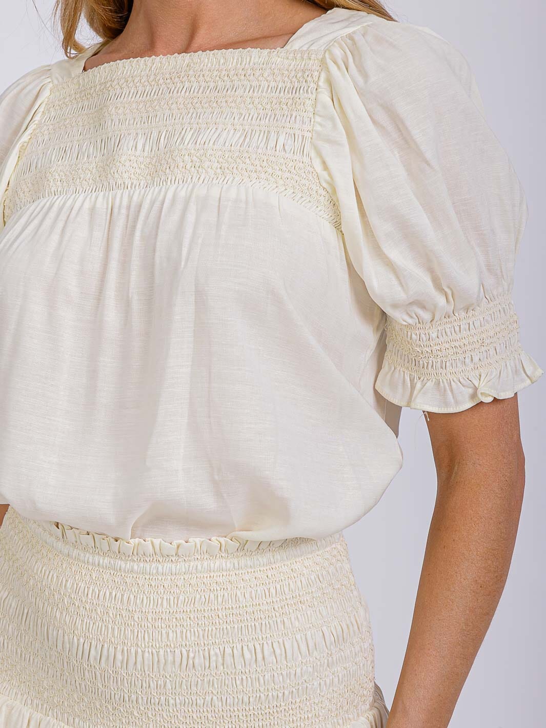 WOMEN'S SHORT SLEEVE SMOCK LOOSE FIT BLOUSE