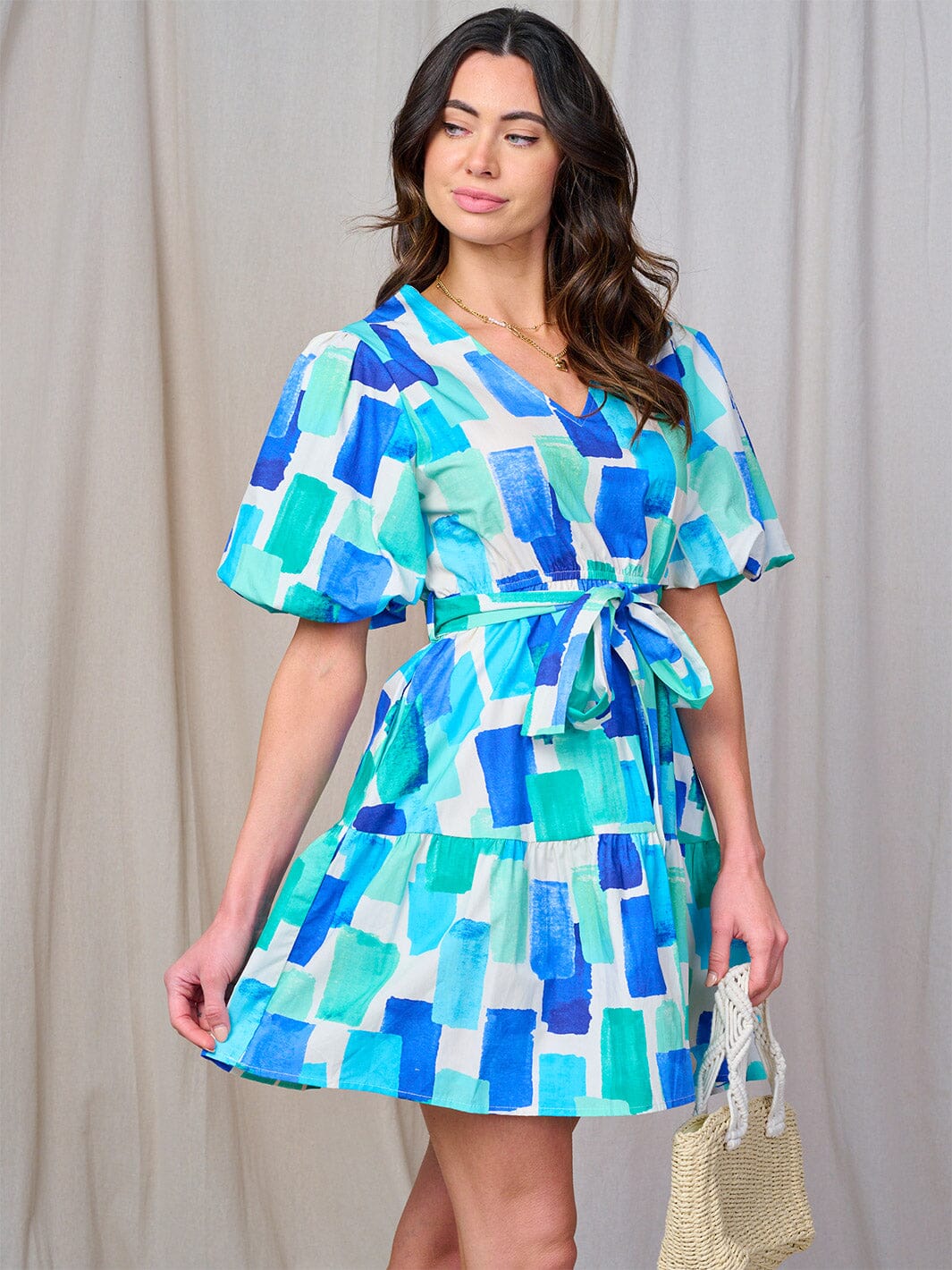 WOMEN'S SHORT SLEEVE V-NECK SELF TIE MULTI PRINT MINI DRESS