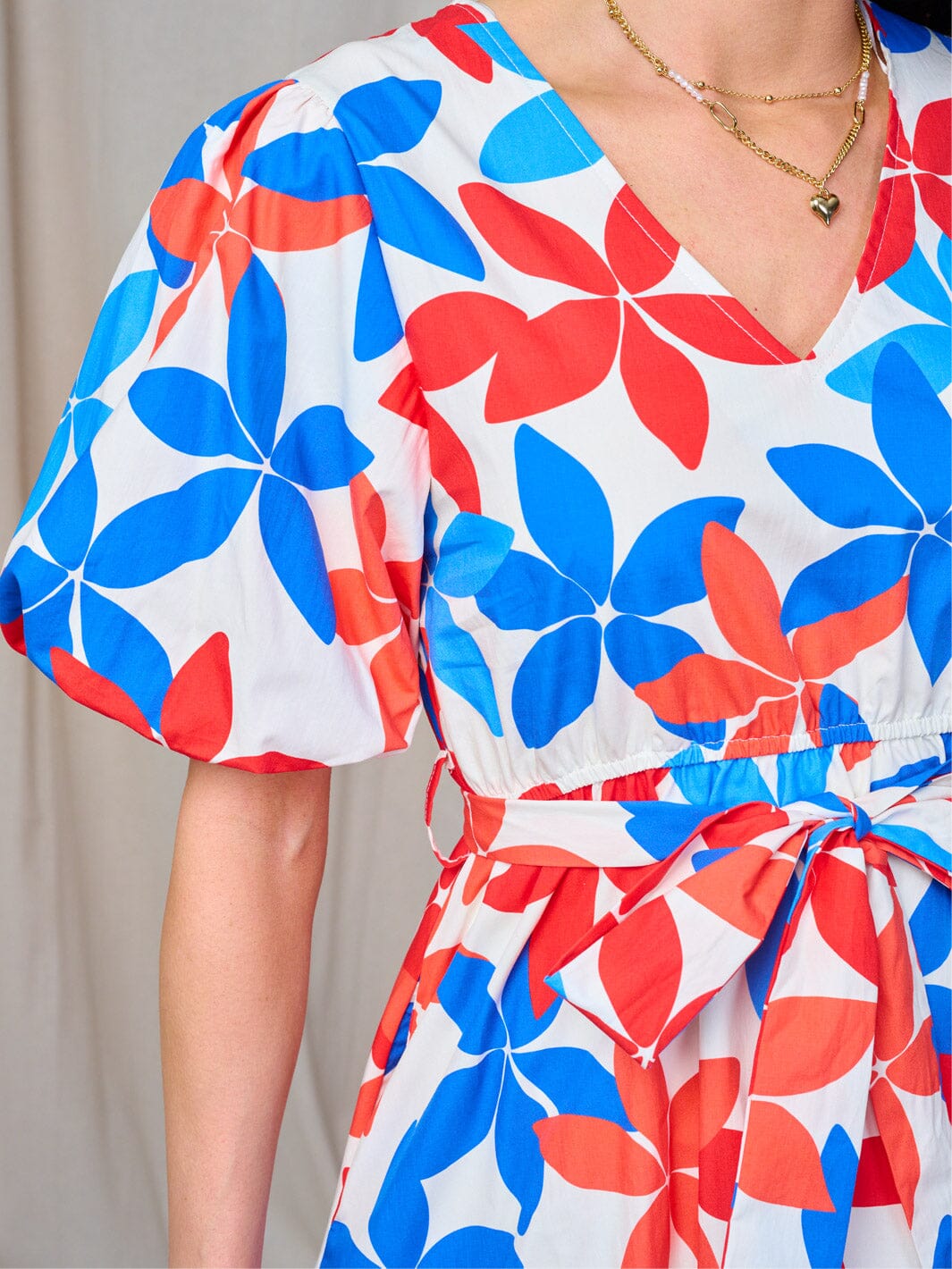 WOMEN'S SHORT SLEEVE V-NECK SELF TIE FLOWER PRINT MINI DRESS
