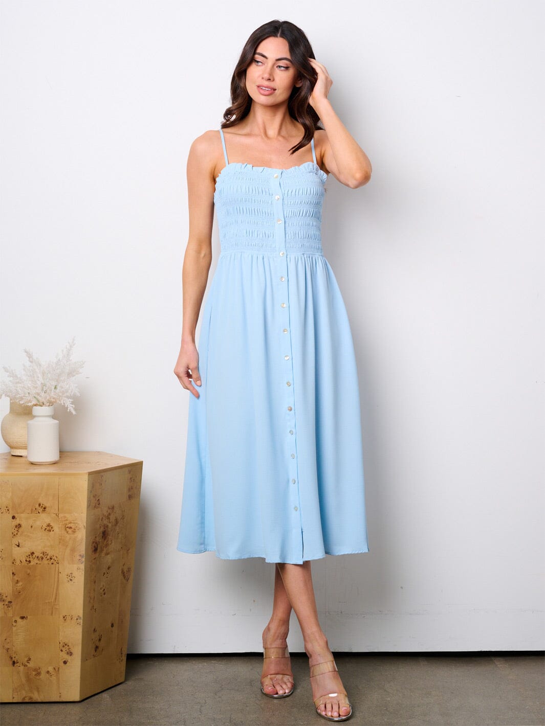 WOMEN'S SLEEVELESS BUTTON UP SMOCK MIDI DRESS