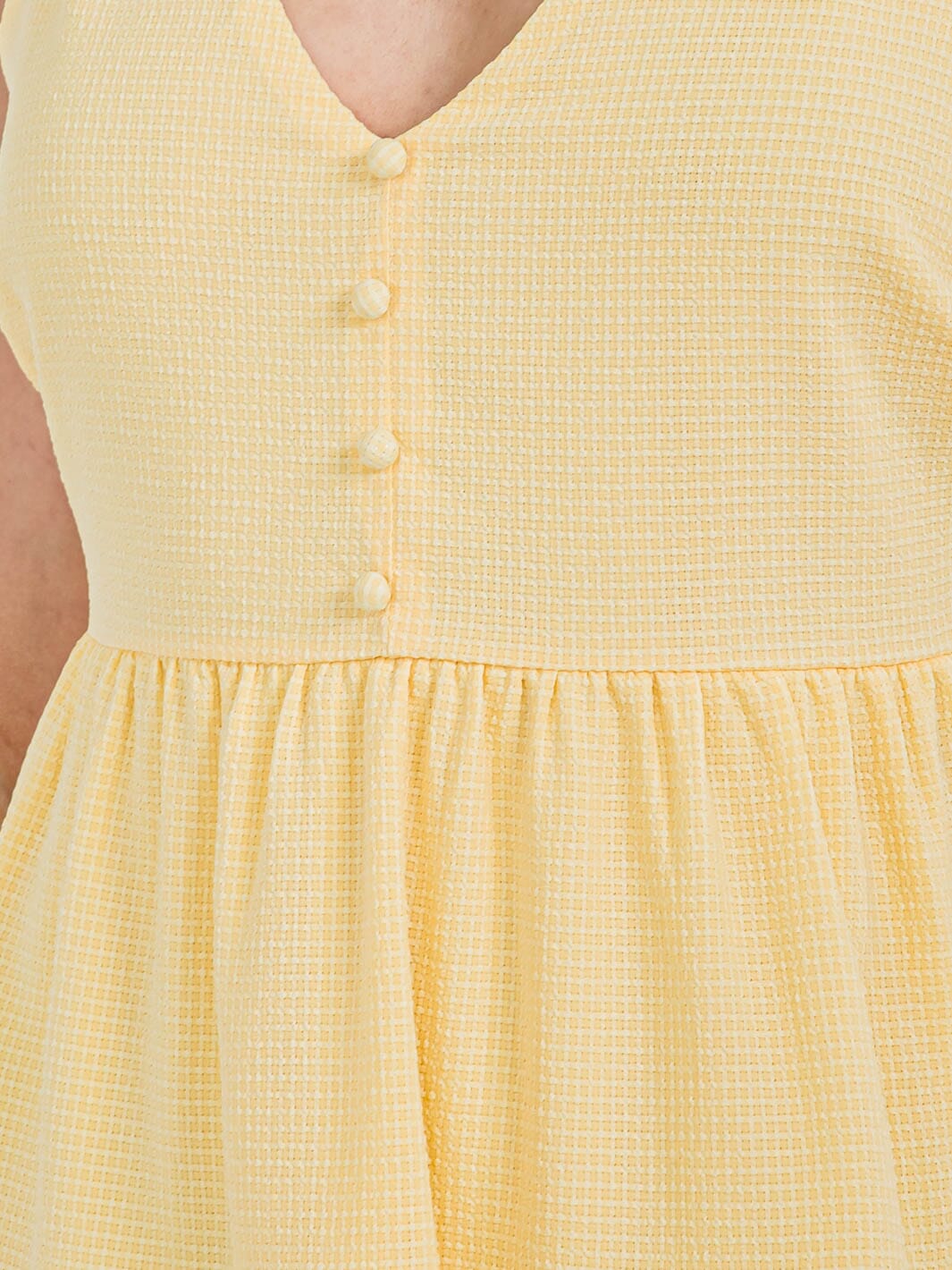 WOMEN'S SLEEVELESS V-NECK TIERED RUFFLE MINI DRESS