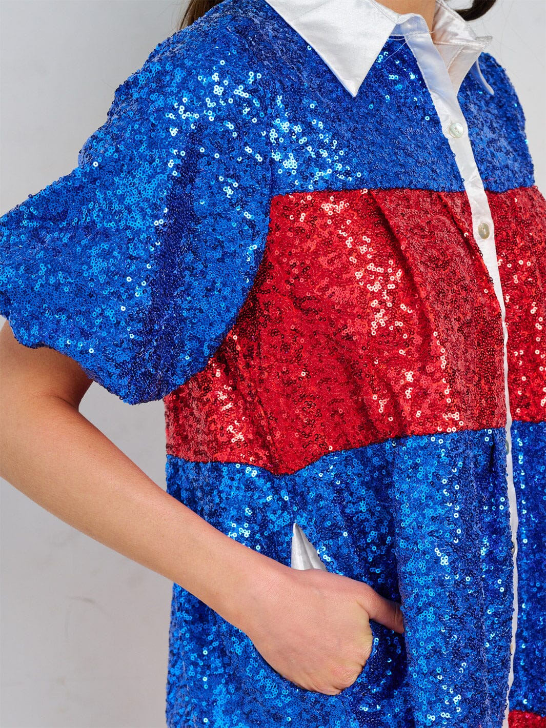 WOMEN'S SHORT PUFF SLEEVE FRONT POCKETS BUTTON CLOSURE COLORBLOCK SEQUINS MINI DRESS